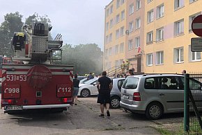 Pożar w bloku przy ul. Grunwaldzkiej w Ostródzie. Ewakuowano 47 mieszkańców-91077