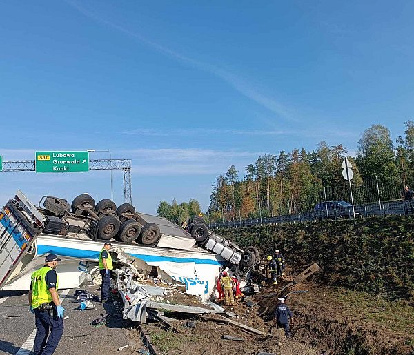 Wiadomo już kto zginął w wypadku na S7 pod Olsztynkiem. Szkoda tak młodego-93651