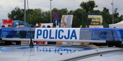 Nietrzeźwy kierując motorowerem na ul. Żeromskiego uderzył w osobówkę-93775