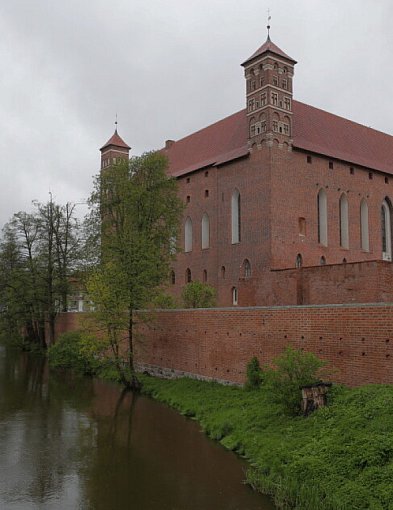 W 1401 roku zmarł bp Warmii Henryk Sorbom; budowle jego czasów stoją do dziś-96523