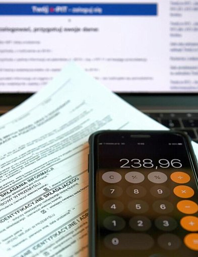 Domański: urzędy skarbowe zwróciły podatnikom ponad 17 mld zł nadpłat PIT-99389