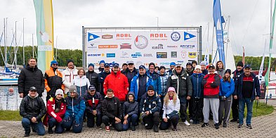 Silny wiatr i wysoka frekwencja. Mazurska Liga Żeglarska 2025 rozpoczęta!-99784