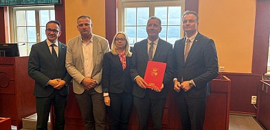 Podpisano umowę na dofinansowanie termomodernizacji Promyka i sali Rolnika-99867