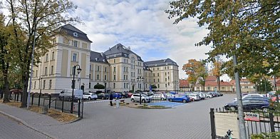 Nietrzeźwy i bez uprawnień przyjechał do ostródzkiego sądu autem na rozprawę-99851