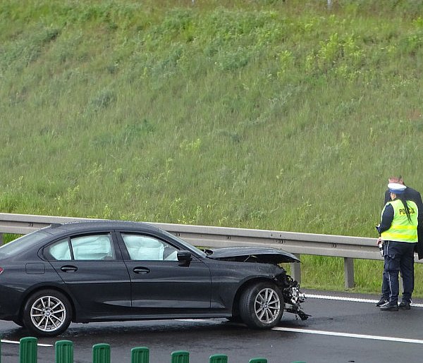Wypadek, kolizje, nietrzeźwi i kierowcy bez uprawnień - podsumowanie weekendu-99970