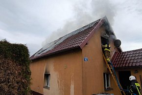 Wybuch gazu i pożar domu w Stawigudzie. Jedna osoba trafiła do szpitala-100175