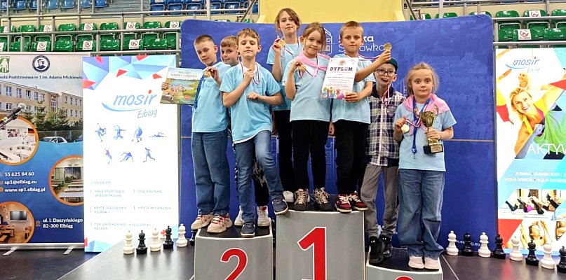 Uczniowie "Dwójki" z Ostródy na podium ogólnopolskiego turnieju szachowego! - 100255