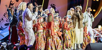 Gwiazdy na scenie w Ostródzie w hołdzie dla 2 plus 1 i Elżbiety Dmoch FOTO-100335