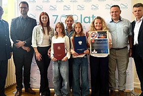 Trzy nastolatki, dzięki którym zatrzymano pijanego kierowcę, uhonorowane!-100391