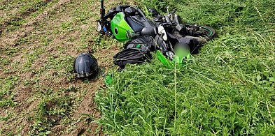Motocyklista wypadł z drogi na starej siódemce w okolicy Szyldaka-100413