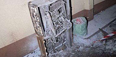 Ktoś spalił skrzynkę oświetlenia ulicznego na ul. Jaracza? Nie będzie prądu-100477