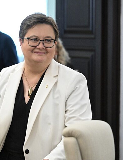 MEN: uczeń pełnoletni może sam usprawiedliwiać nieobecności-100797