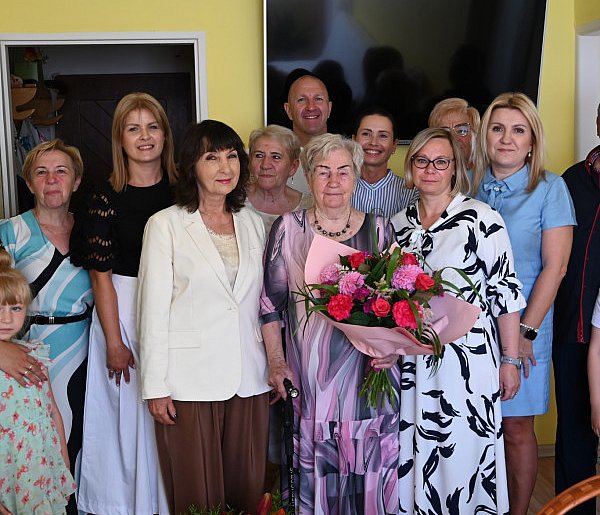 Setne urodziny mieszkanki Ostródy – Pani Marianny Jaros-Sawickiej-101029