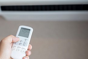 Chłodzisz się klimatyzacją? Oto, co najczęściej robią źle Polacy-101072