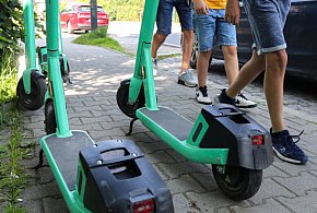 Medycy: złamania żuchwy, urazy mózgu – to skutki wypadków dzieci na hulajnogach el-101280