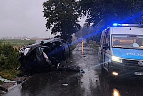 2 osoby zginęły na miejscu po uderzeniu citroena w drzewo [FOTO] -101475