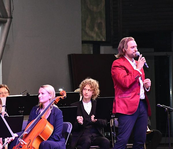 Magiczny wieczór w Ostródzie: Polski film i serial w muzyce [FOTO, WIDEO]-101532