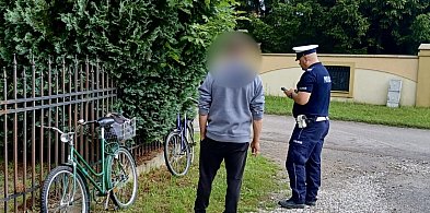 Jechał rowerem i prowadził drugi. Miał ponad promil alkoholu w organizmie-101704