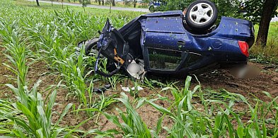 Z ostatniej chwili! 24-latek dachował oplem na starej siódemce koło Rychnowa-101764