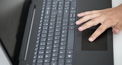 Miłość z internetu mniej intensywna Wyniki międzynarodowych badań-102199