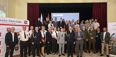 Święto Strażnika Miejskiego w Ostródzie. Podziękowania, awanse i wyróżnienia-102574