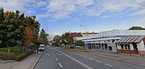 Rękoczyny między nastolatkami na przystanku w Ostródzie