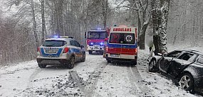 Powiat ostródzki: 3 osoby w szpitalu po zderzeniu cięża