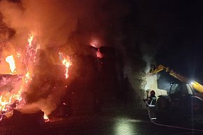 Nocne pożary balotów w gminie Małdyty-12735