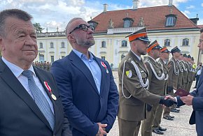 Medal Zasłużony Dla Obronności Kraju dla H. Kacprzyka i Sz. Dreja-102947