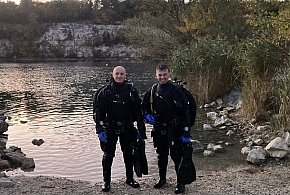 Strażacy-nurkowie z Ostródy szkolą się w zalanym kamieniołomie wapienia-103779