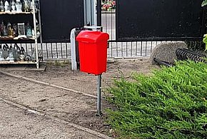 Widzisz taki pojemnik na cmentarzu. Oto, do czego służy-103967