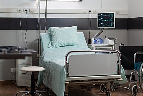 Lek wycofany z powodu zanieczyszczeń. W środku znaleziono fragmenty szkła-104148