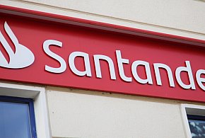 Policja: atak na klientów banku Santander to tzw. skimming-104161
