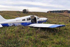 Region: Awionetka z 2 osobami musiała awaryjnie lądować po awarii silnika!-104276