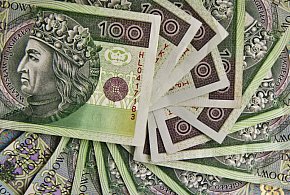 Polacy oszczędzają przede wszystkim na niespodziewane w - 104316