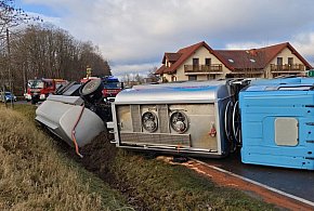 Kosewo: Przewróciła się cysterna z paliwem! W gotowości strażacy z Ostródy-104864