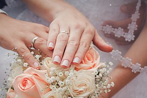 40 tys. zł za ślub i dziecko. PiS chce zachęcać do małżeństw i rodzicielstwa-105161