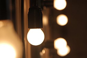 Rachunki za prąd pójdą w dół. Rząd usuwa opłatę doliczaną od lat-105278