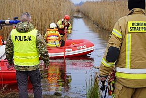 Kalinowo: Kolejny dzień poszukiwań 60-letniego wędkarza na j. Skomętno-105888