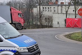 Tragiczny wypadek na krajowej 15 w Lubawie. Nie żyje kobieta-105900