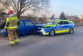 Nowe Miasto Lubawskie: Zderzenie golfa z radiowozem. Trzy osoby poszkodowane