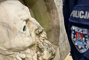 Ostróda: Policjanci odzyskali rzeźbę Wildta skradzioną z parku w Dylewie