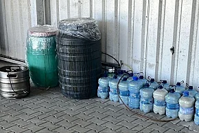 Gm. Ostróda: Nielegalnie produkował alkohol. Zabezpieczono aparaturę, zacier i...