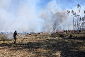 Ruciane-Nida: Duży pożar lasu. W akcji samoloty i śmigłowiec