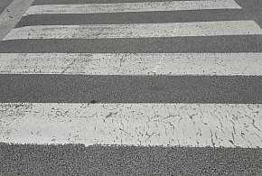 Ostróda: Niebezpieczne wyprzedzanie przez kierowcę BMW na pasach