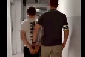 Morag: Ukradł towar ze sklepu i zaatakował świadka. Agresywny 21-latek zatrzymany