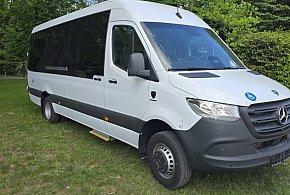 Pow. Ostródzki: Nowy autobus dla osób z gorszą mobilnością dla SOSW w Szymanowie