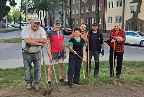 Ostróda: Zielona zmiana w centrum - mieszkańcy wspólnie upiększają osiedle