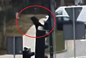 Wyszedł ze sklepu i zniszczył samochód! Policja szuka mistrza karate z Olsztyna