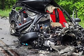 Tragiczne zderzenie osobówki z ciężarówką na DK16 w regionie! Nie żyje 34-latek